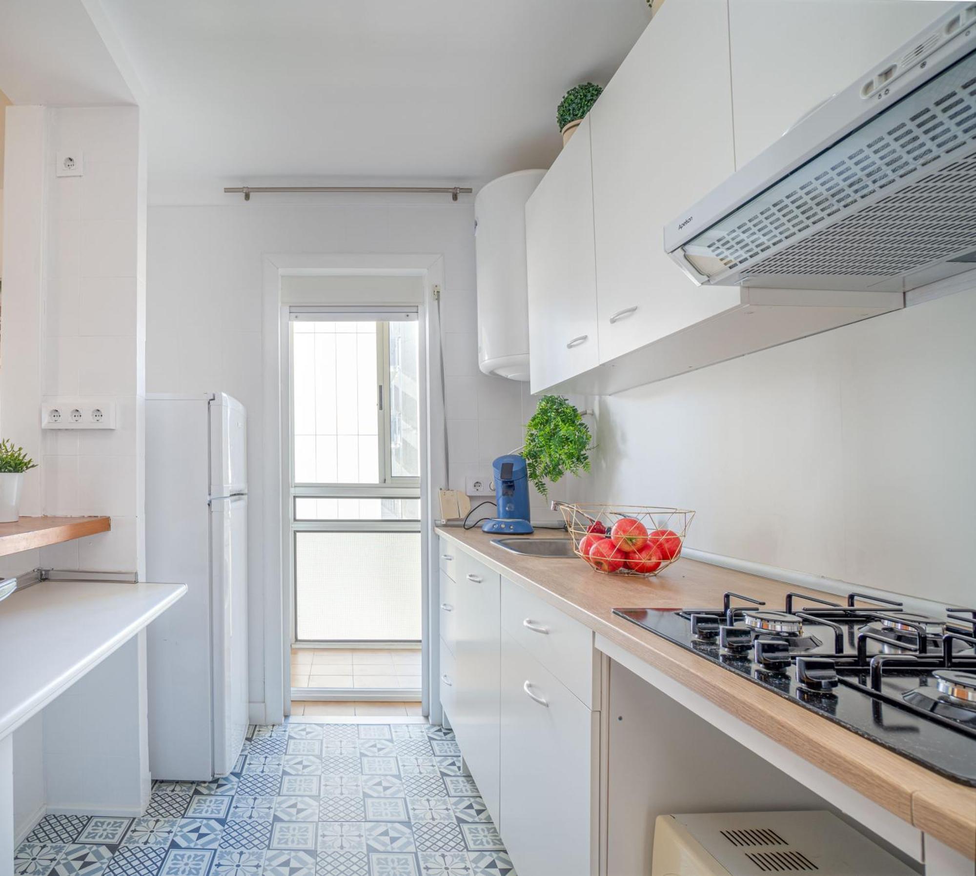 Est1-Spaciouss Appartment In The Beach, Bbq, Downtonwn, Parking, Fast Wifi Fibre Roses Exterior photo
